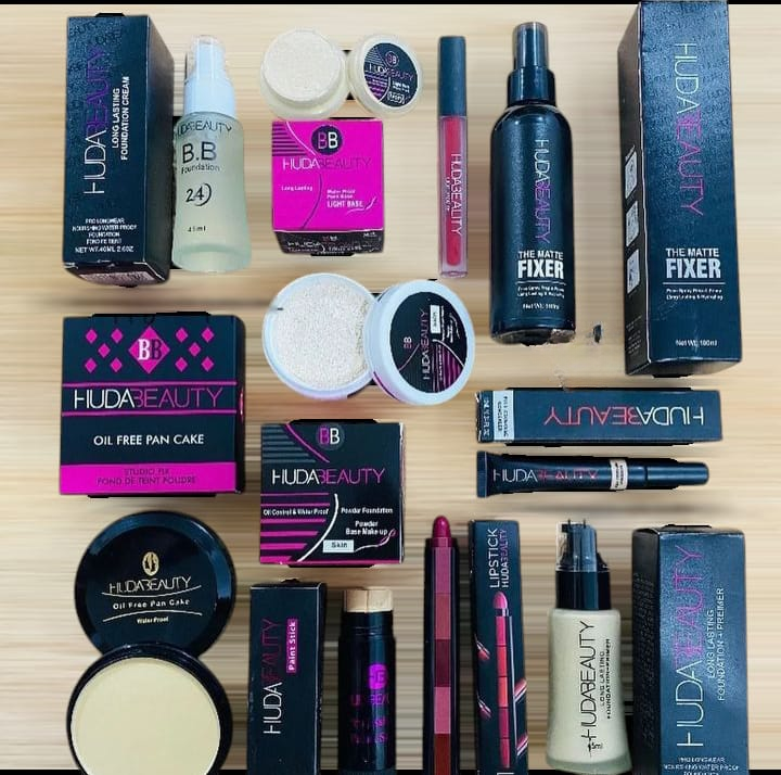 Huda Beauty Makeup Bundle perfect for all your beauty 10 in 1 Makeup Deal